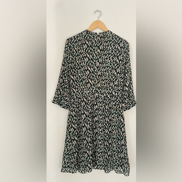 Banana Republic Black and White Long Sleeve Dress printed size 8 - Picture 8 of 9